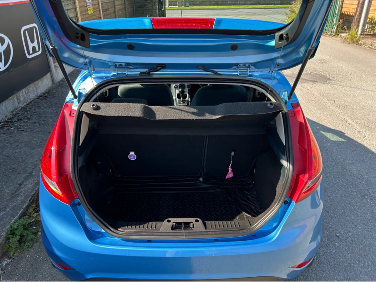Ford Fiesta 1.4 TITANIUM 96PS 4DR A 5DR AUTOMATIC - Image 6