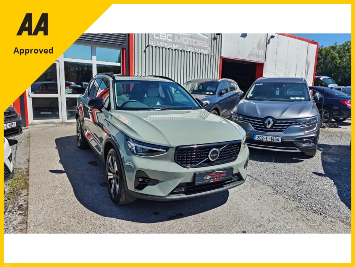 Volvo XC40 2023 Ultimate Dark T5 28,820 Kilometers - Image 3