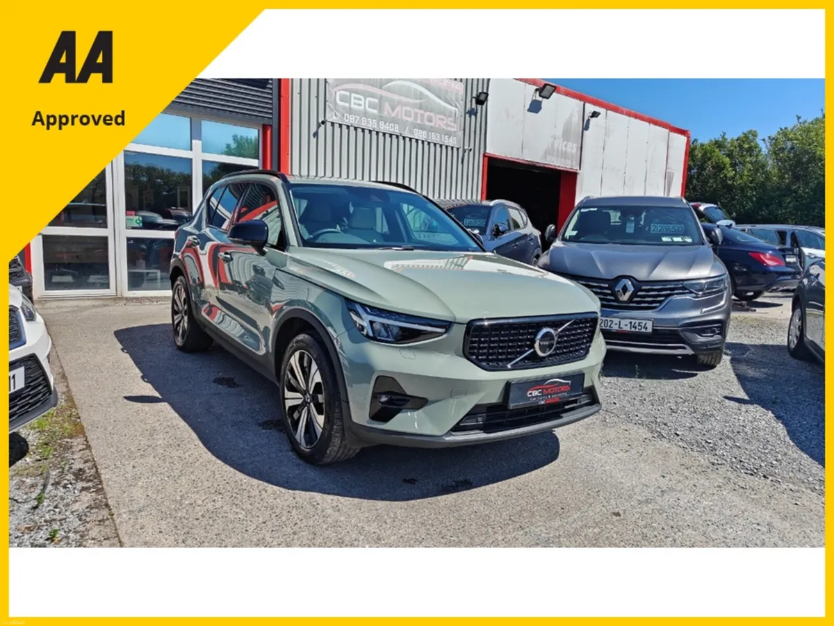 Volvo XC40 2023 Ultimate Dark T5 28,820 Kilometers - Image 2