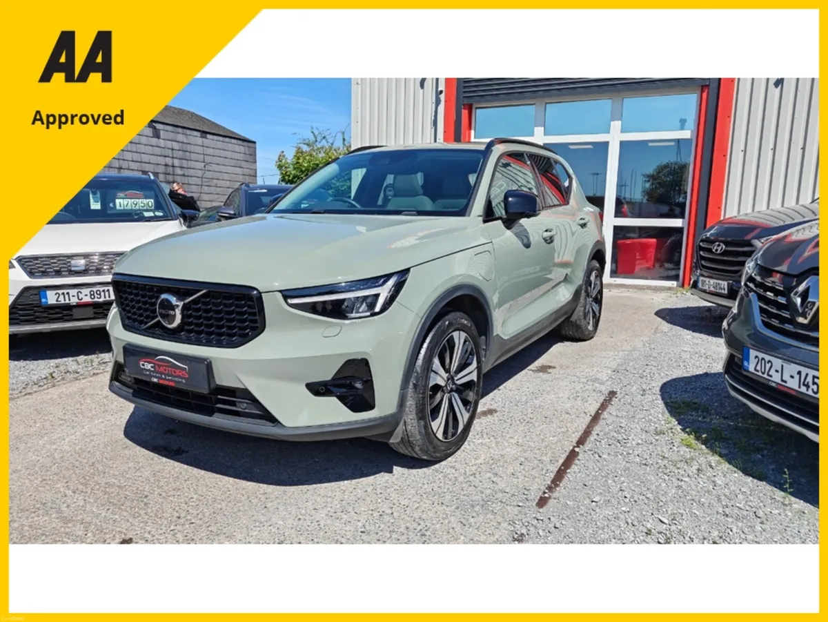 Volvo XC40 2023 Ultimate Dark T5 28,820 Kilometers - Image 6