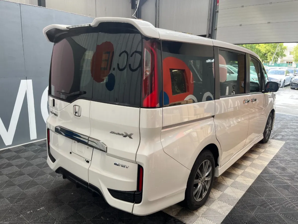 Honda Stepwagon 2021 HONDA STEPWAGON EHEV MODULO X - Image 2