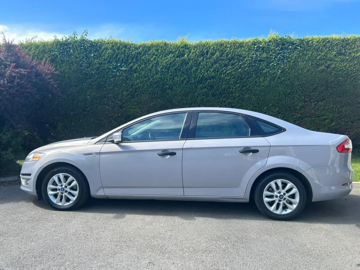 Ford Mondeo GRAPHITE 1.6 TDCI 115PS 4DR - Image 3