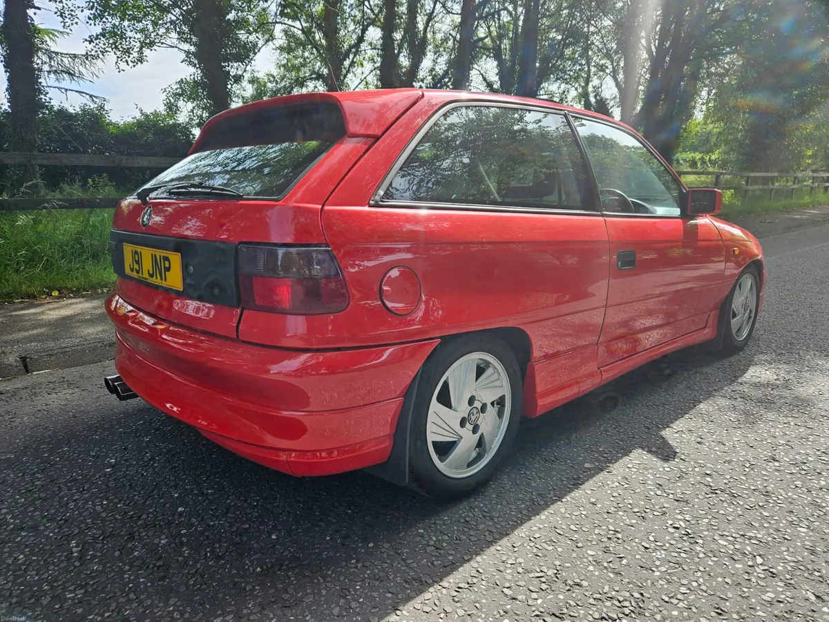 Vauxhall Astra 1992 - Image 3