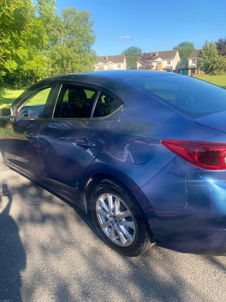Mazda 3 - Image 2