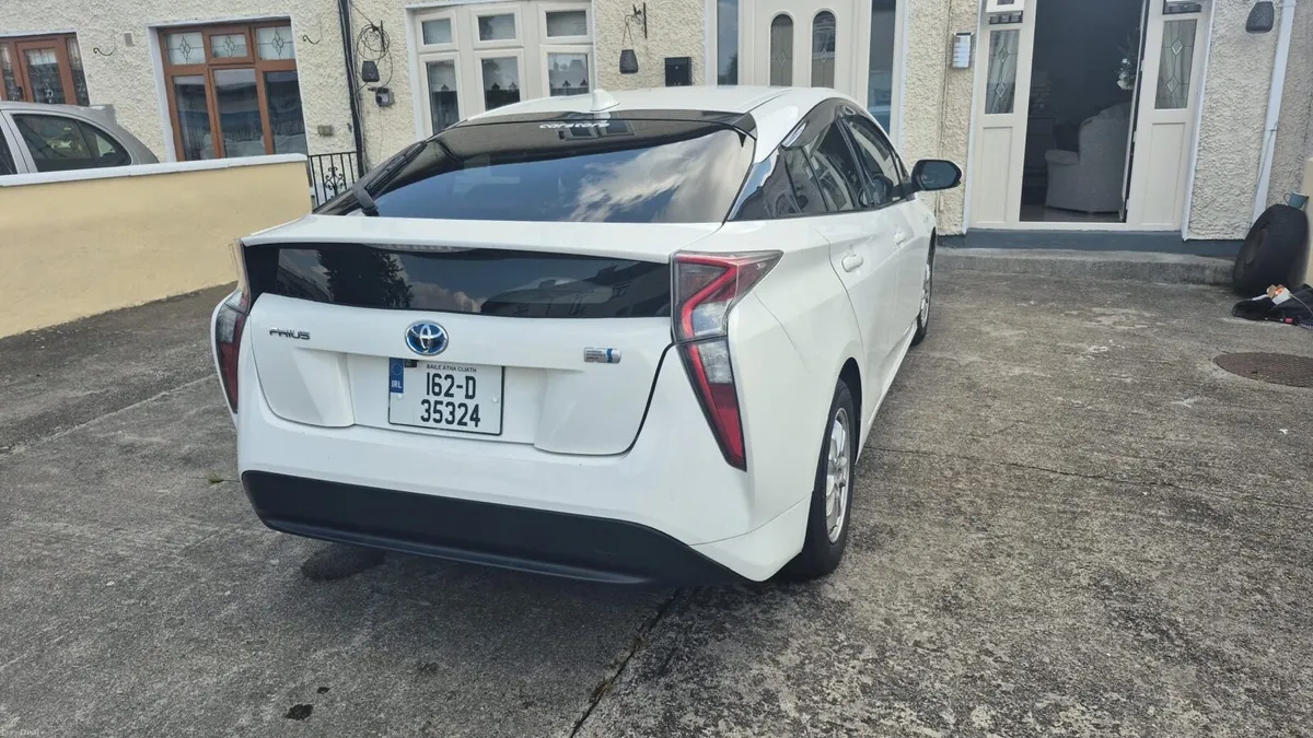 Toyota Prius - Image 3