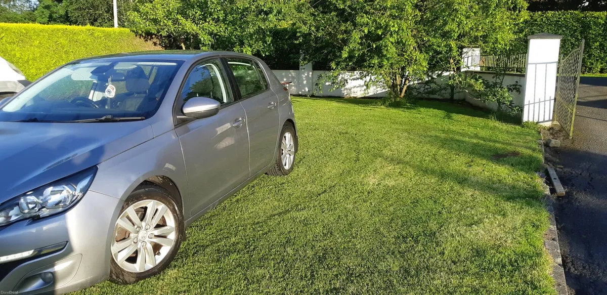 2014 Peugeot  308 2018 Nissan march/micra automati - Image 3