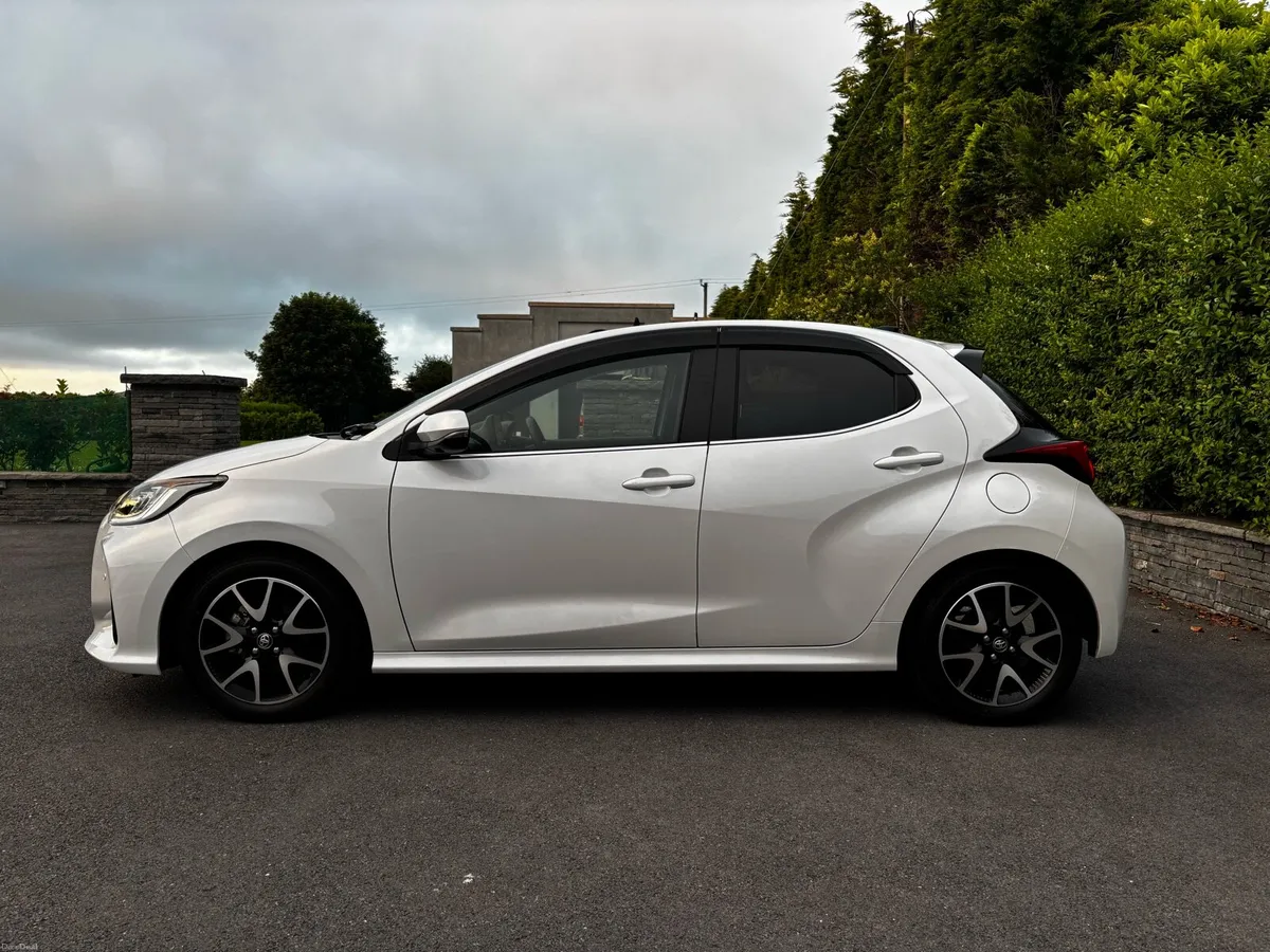 TOYOTA YARIS  1.5 MANUAL ( NOT GR ) - Image 4