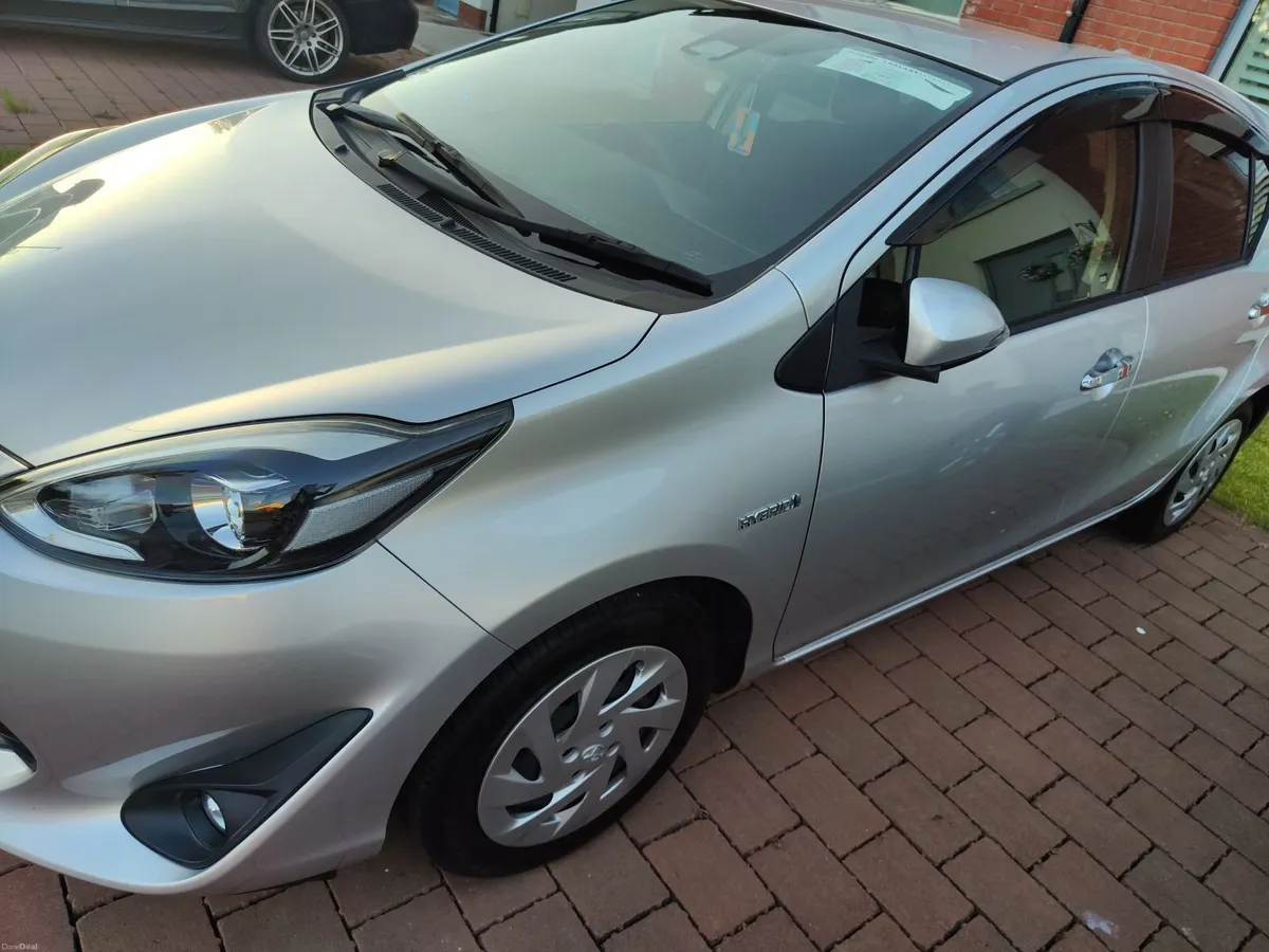 Toyota Aqua 2018 Hybrid Auto | NCT 9/27| Tax 12/26 - Image 4