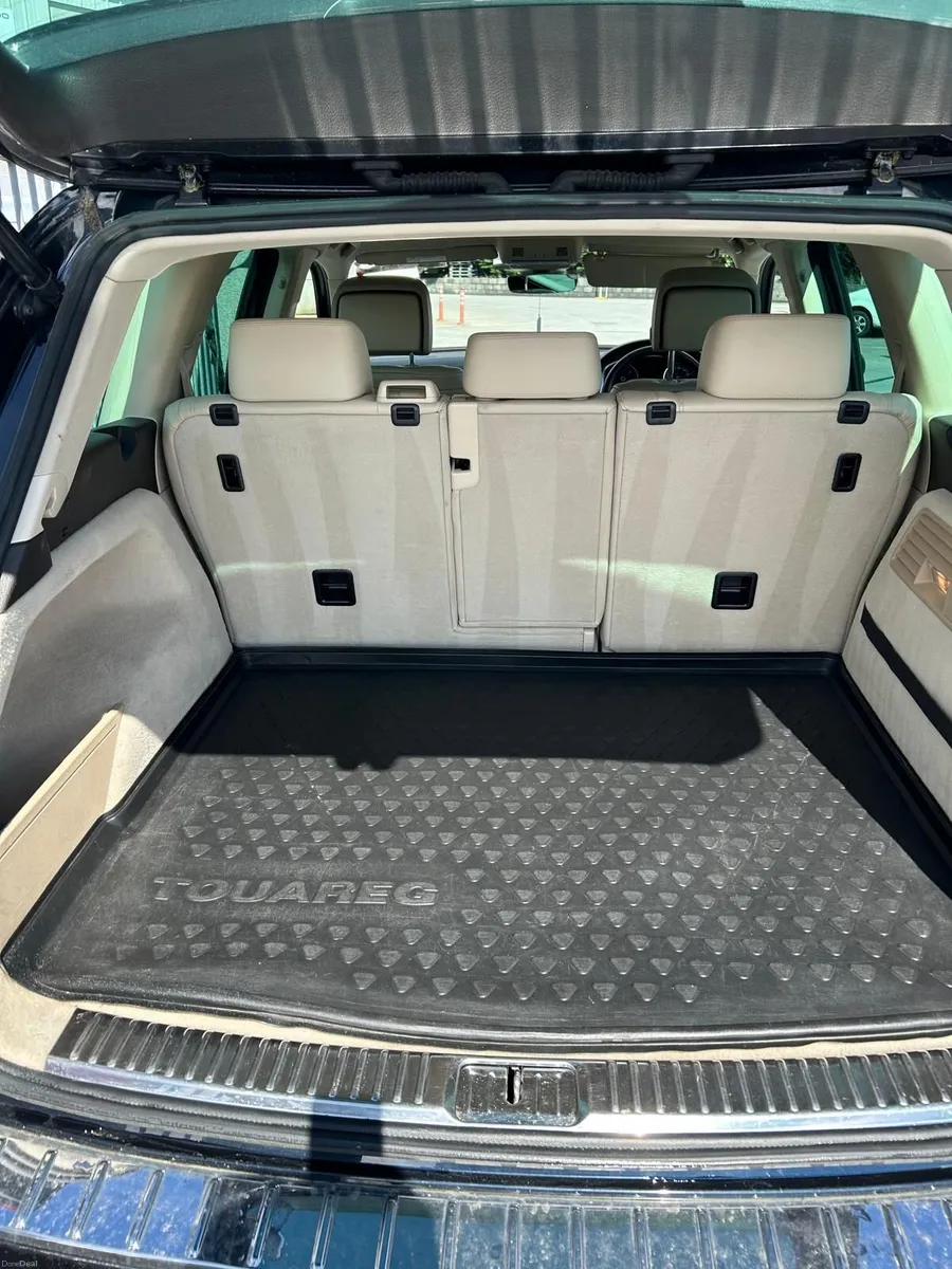 Volkswagon Touareg 5 Seat Commercial 2018 - Image 6
