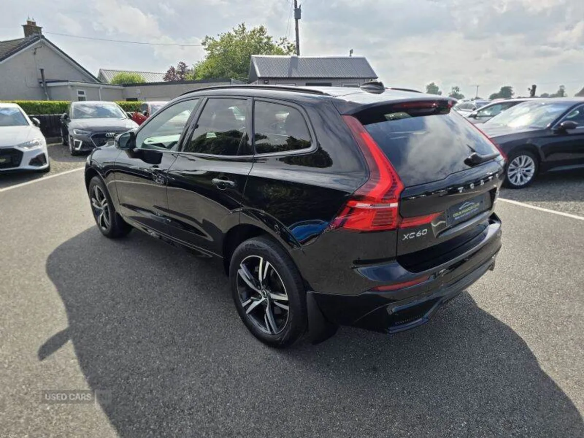 Volvo XC60 2.0 B4 MHEV R-DESIGN AWD - Image 3