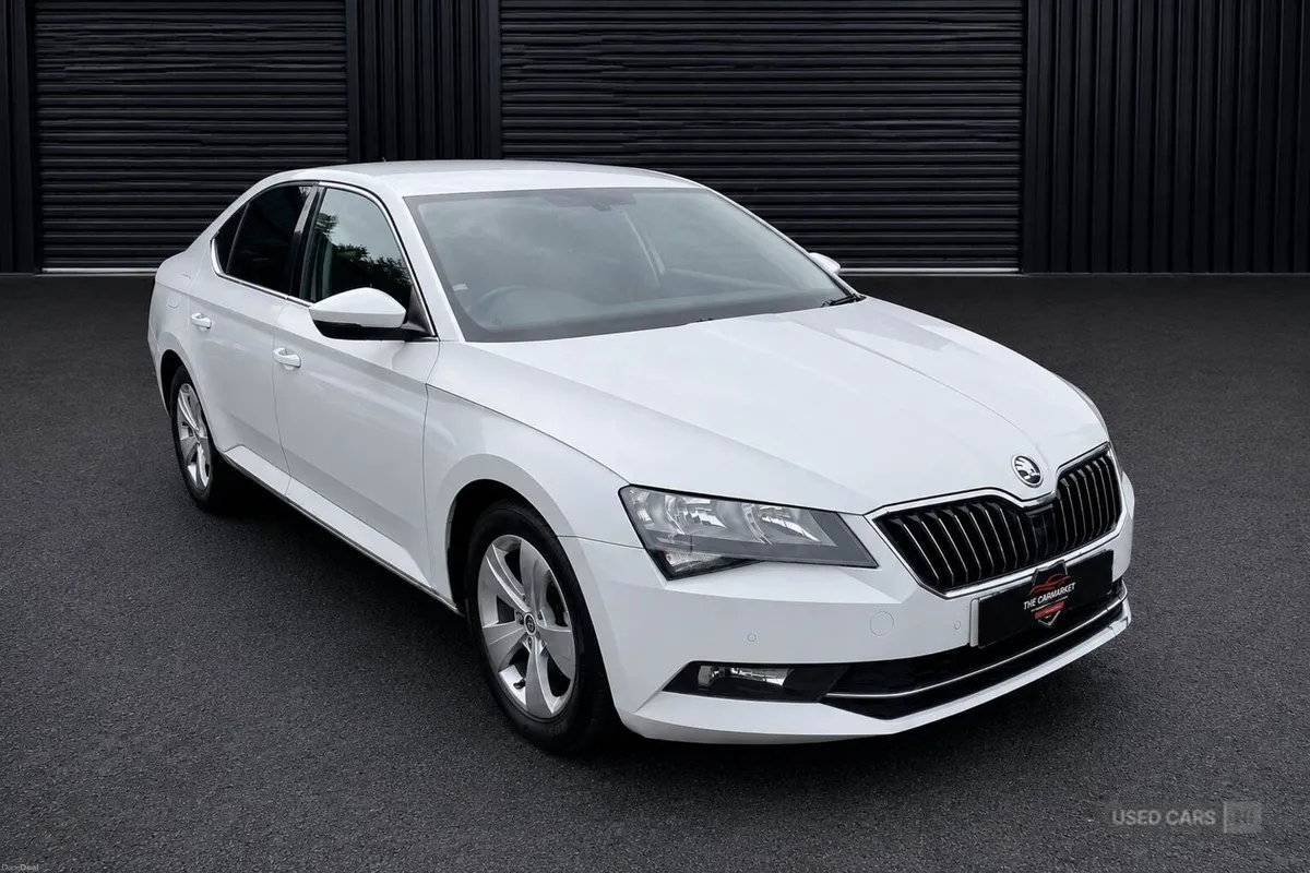 Skoda Superb DIESEL HATCHBACK - Image 1