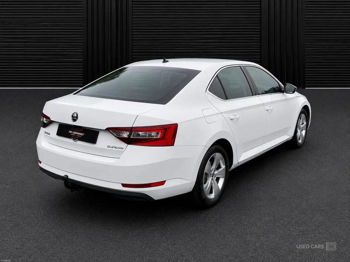 Skoda Superb DIESEL HATCHBACK - Image 5
