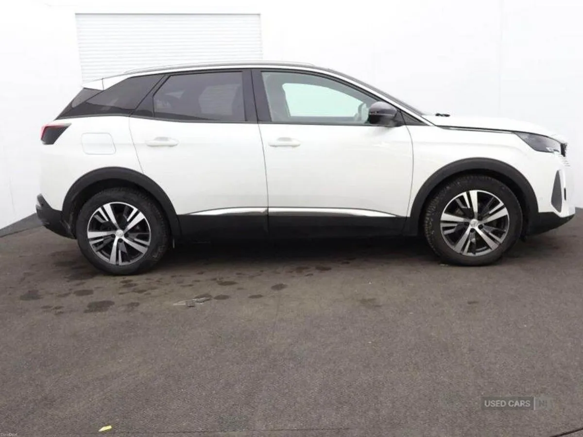 Peugeot 3008 DIESEL ESTATE - Image 2