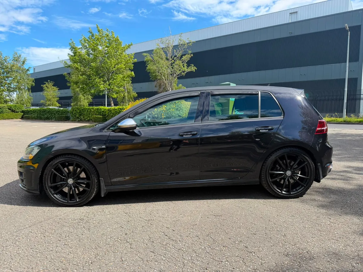 Volkswagen Golf 2.0 TSI DSG Black Edition - Image 2