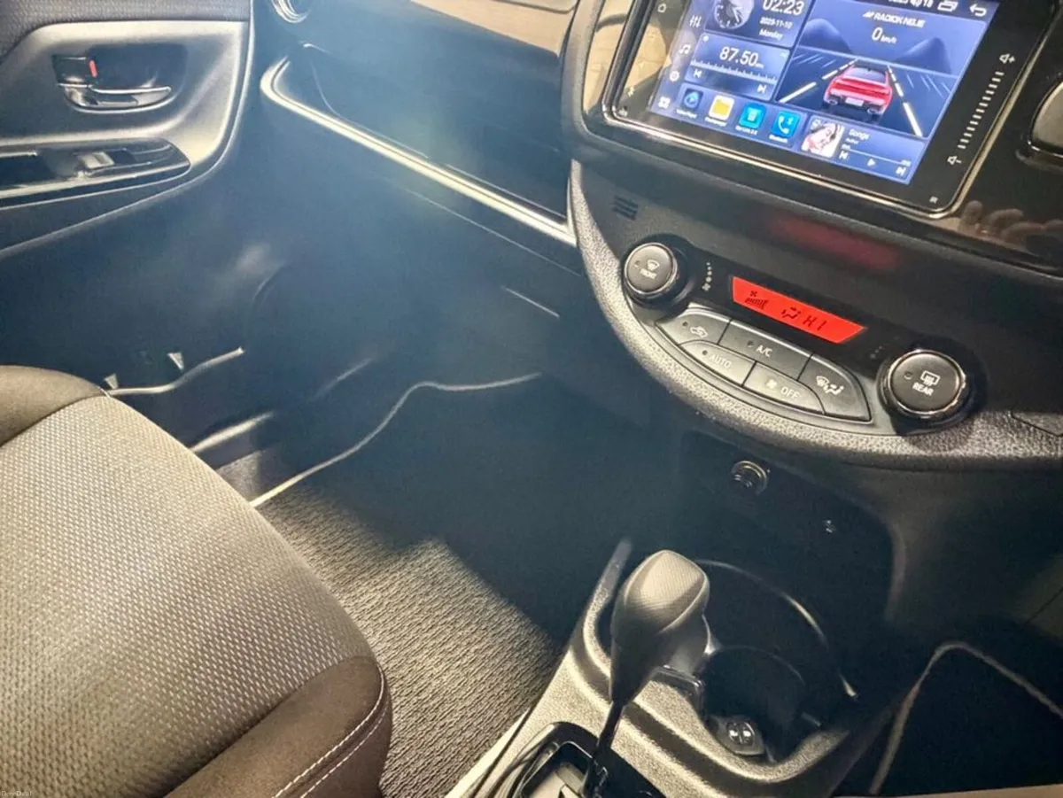 Toyota Yaris 172 F Safety Edition - Image 4