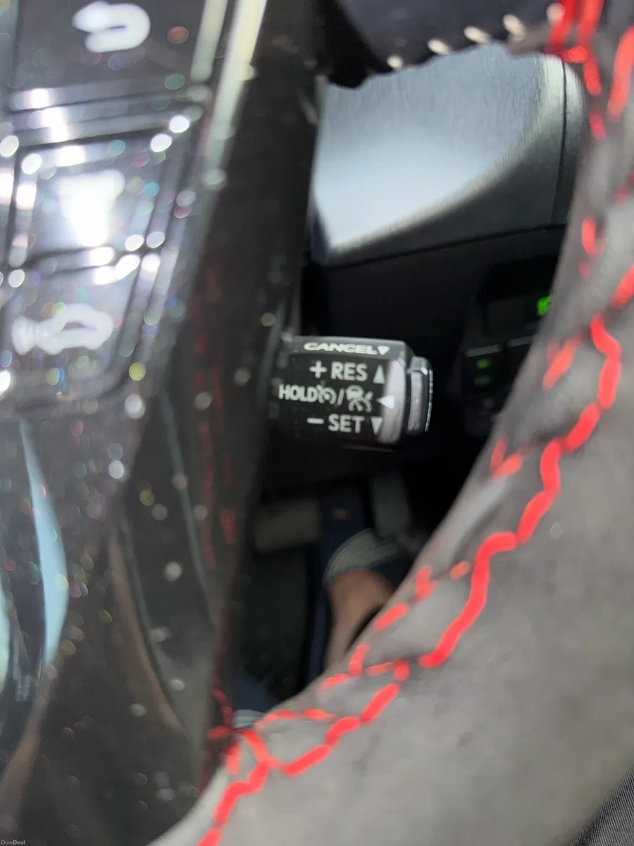Toyota Prius Alpha G package *high specs* - Image 3