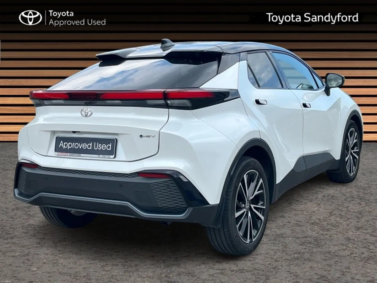Toyota C-HR TOP SPEC SOL // PANORAMIC ROOF // POWE - Image 2