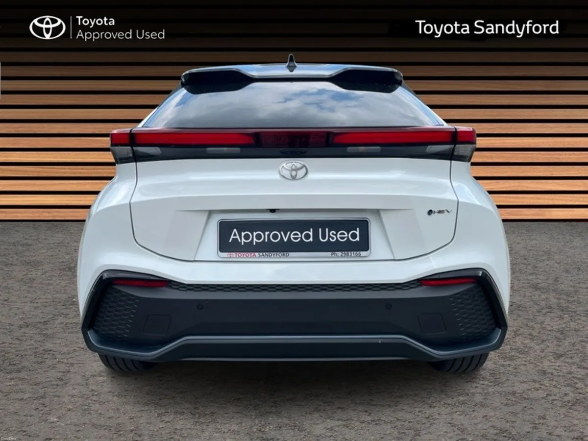 Toyota C-HR TOP SPEC SOL // PANORAMIC ROOF // POWE - Image 4