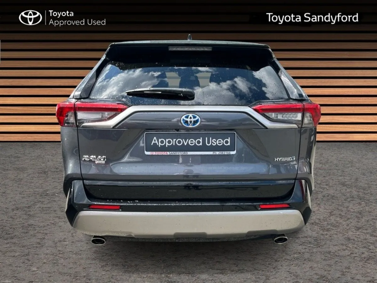 Toyota RAV4 SPORT HYBRID // HEATED LEATHER SEATS / - Image 4