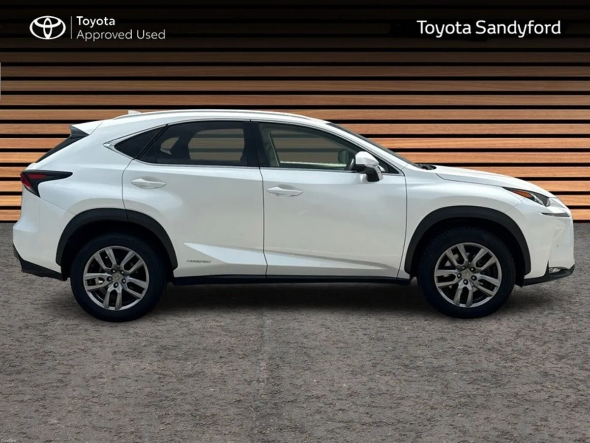 Lexus NX LOW MILEAGE NX300H 2.5 LUXURY HYBRID AUTO - Image 3