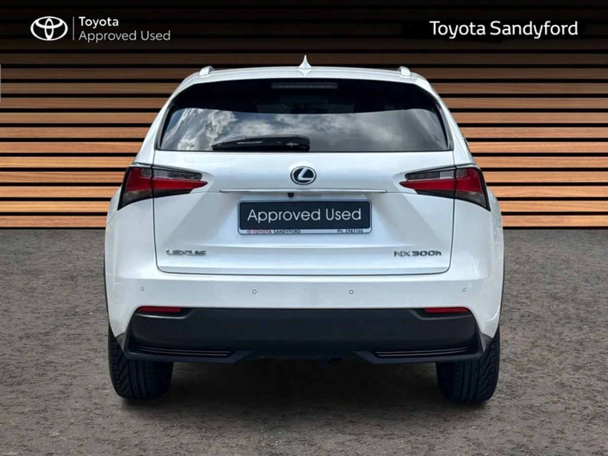 Lexus NX LOW MILEAGE NX300H 2.5 LUXURY HYBRID AUTO - Image 4