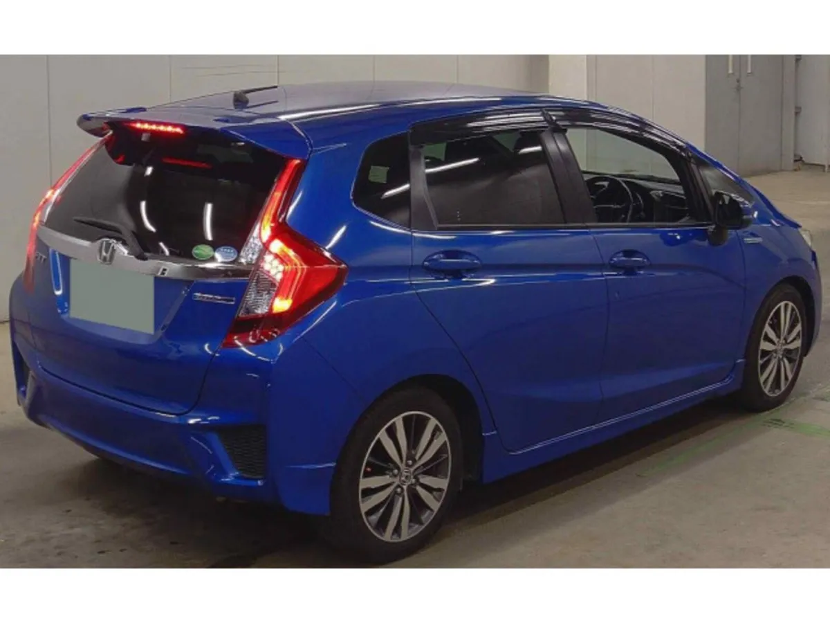 Honda Fit Honda Fit Hybrid JDM 5-door hatchback wi - Image 4