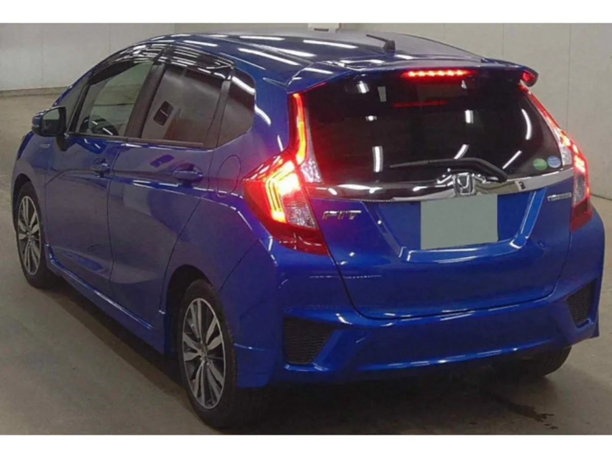 Honda Fit Honda Fit Hybrid JDM 5-door hatchback wi - Image 3