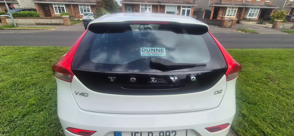 Volvo V40 2015 - Image 4