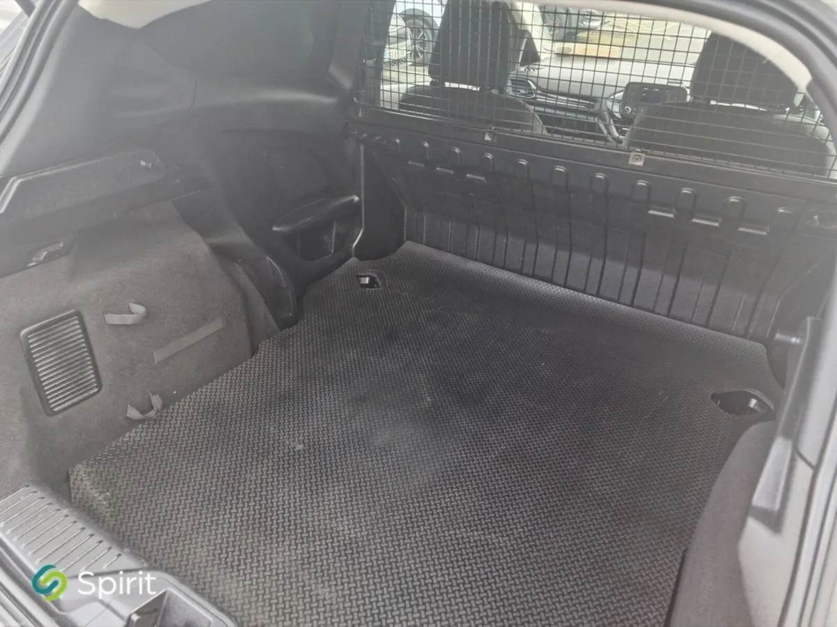 Ford Fiesta 1.5 TDCi 85PS Trend Van - Image 5