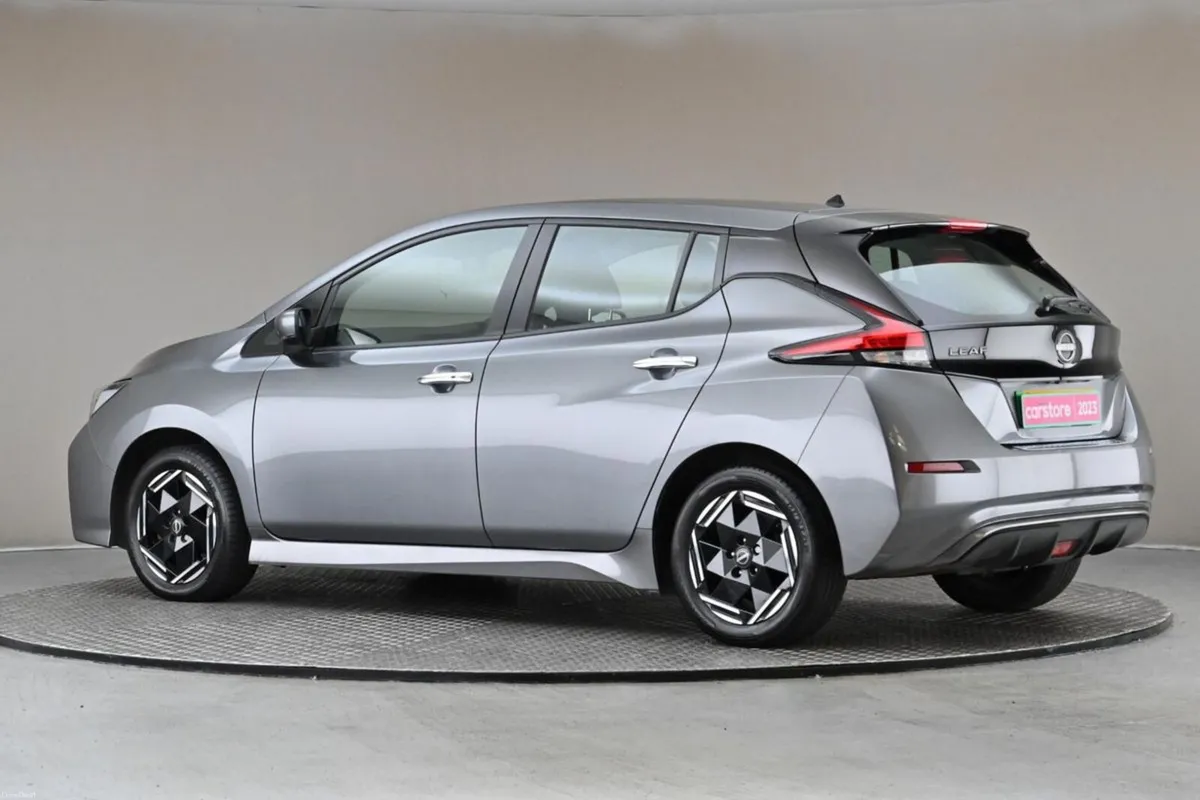 Nissan Leaf EV ACENTA 40KW 150BHP **CARPLAY**REVER - Image 6