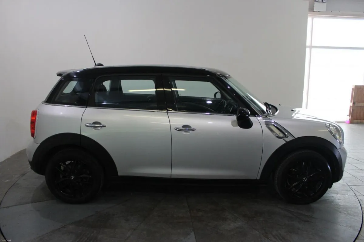 Mini Countryman 1.6 COOPER D - TENDER 37 - Image 3