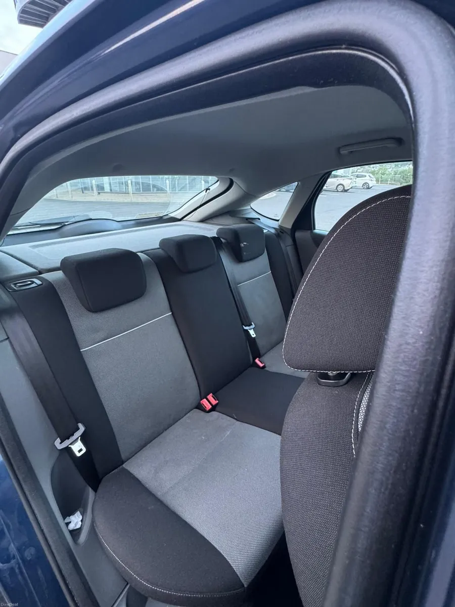 Ford Focus 2010 - Image 3
