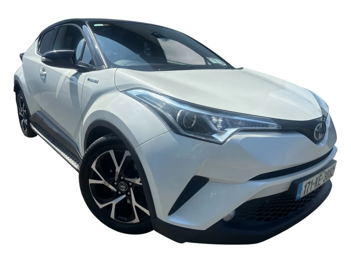2017 TOYOTA CH-R LUNA SPORT HYBRID FSH MINT ! - Image 2