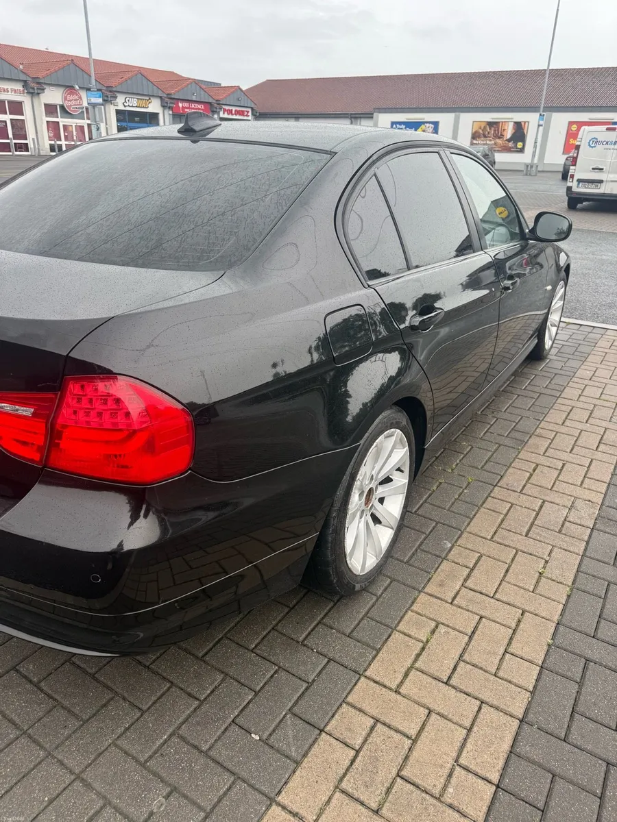 Car - Image 3