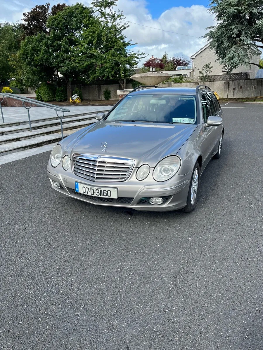 Mercedes Benz E220 Estate - Image 1