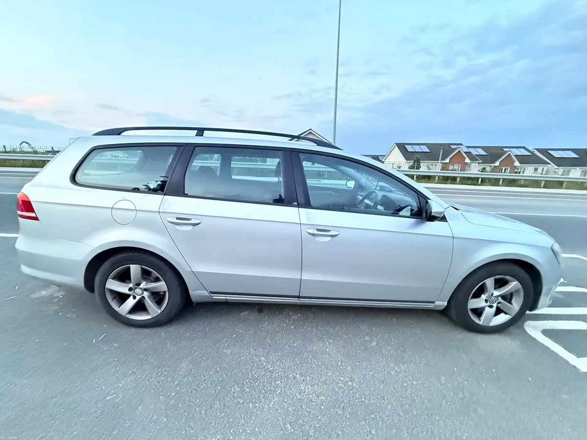 VW Passat Estate - Image 4