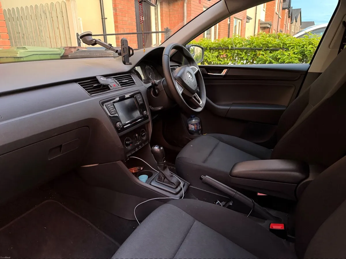 Skoda Rapid 2017 Diesel automatic for sale - Image 5