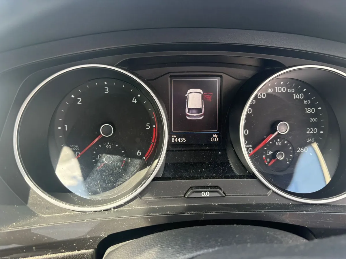 Volkswagen Tiguan 2024 - Image 2