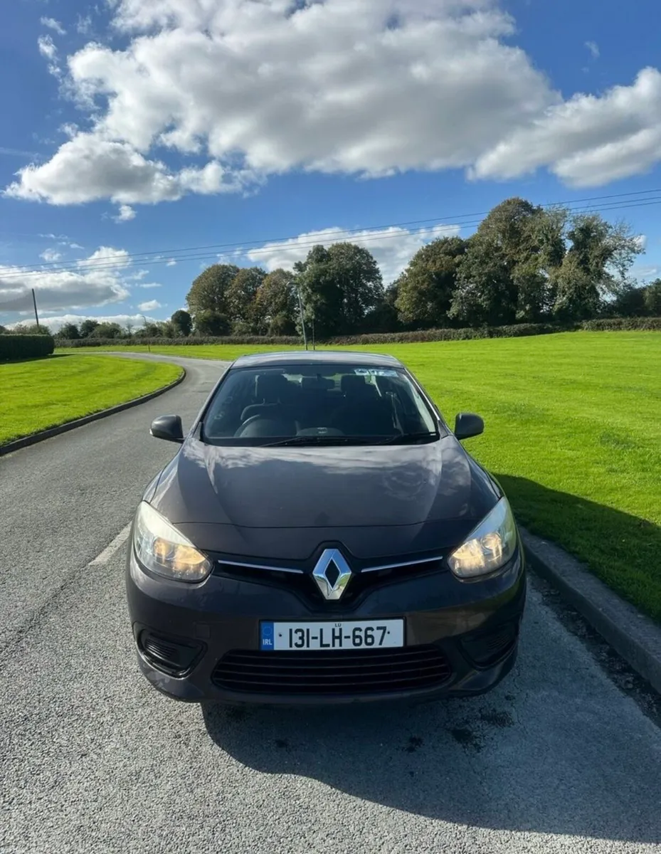 Renault Fluence 2013 TAX 8/26 - Image 2