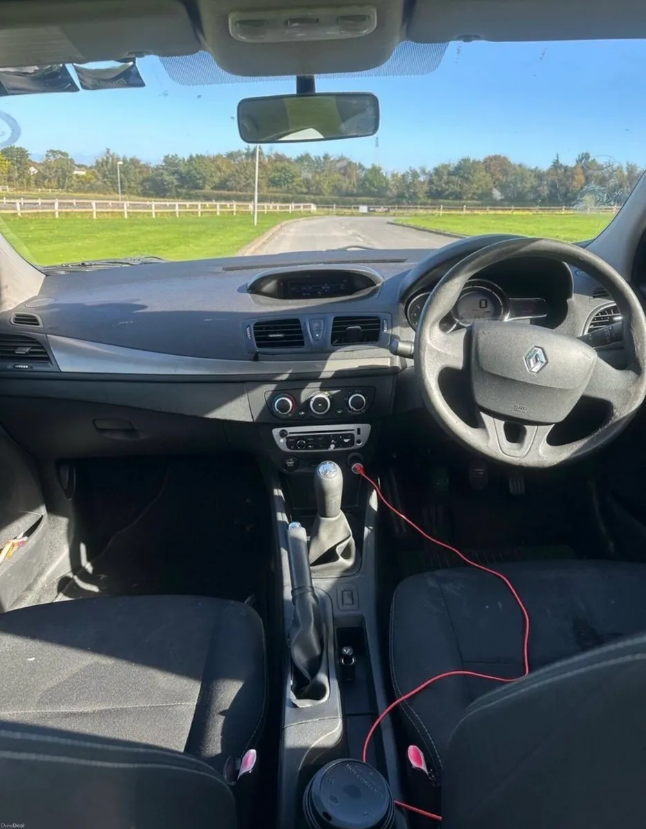 Renault Fluence 2013 TAX 8/26 - Image 5