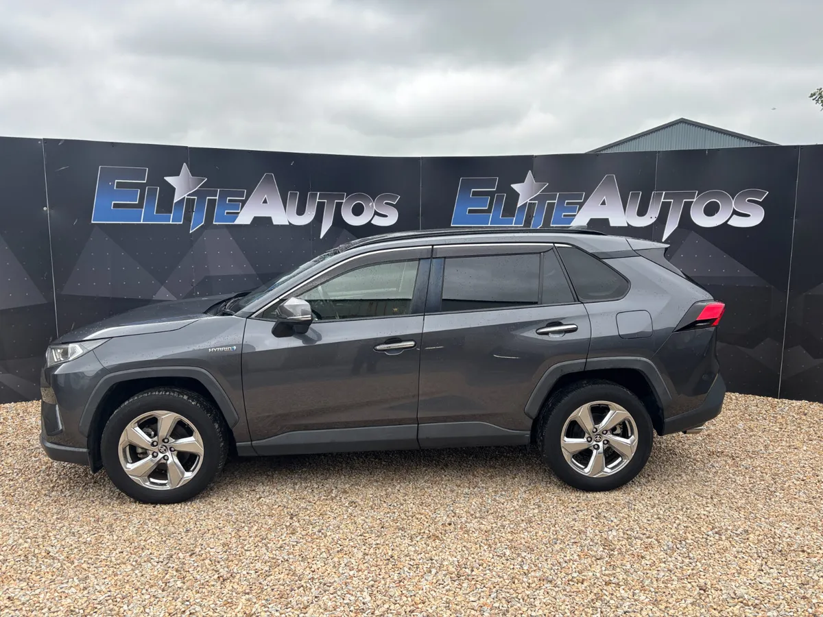 Toyota Rav 4 Sol AWD Hybrid 2019 - Image 3