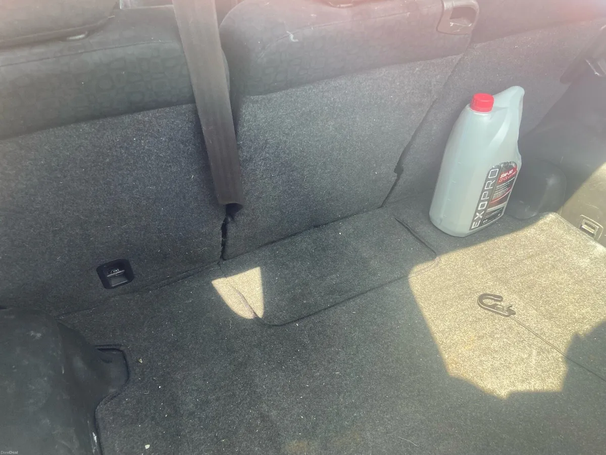 Luxury black Honda FR-V, NCT, 6 seats - Image 6