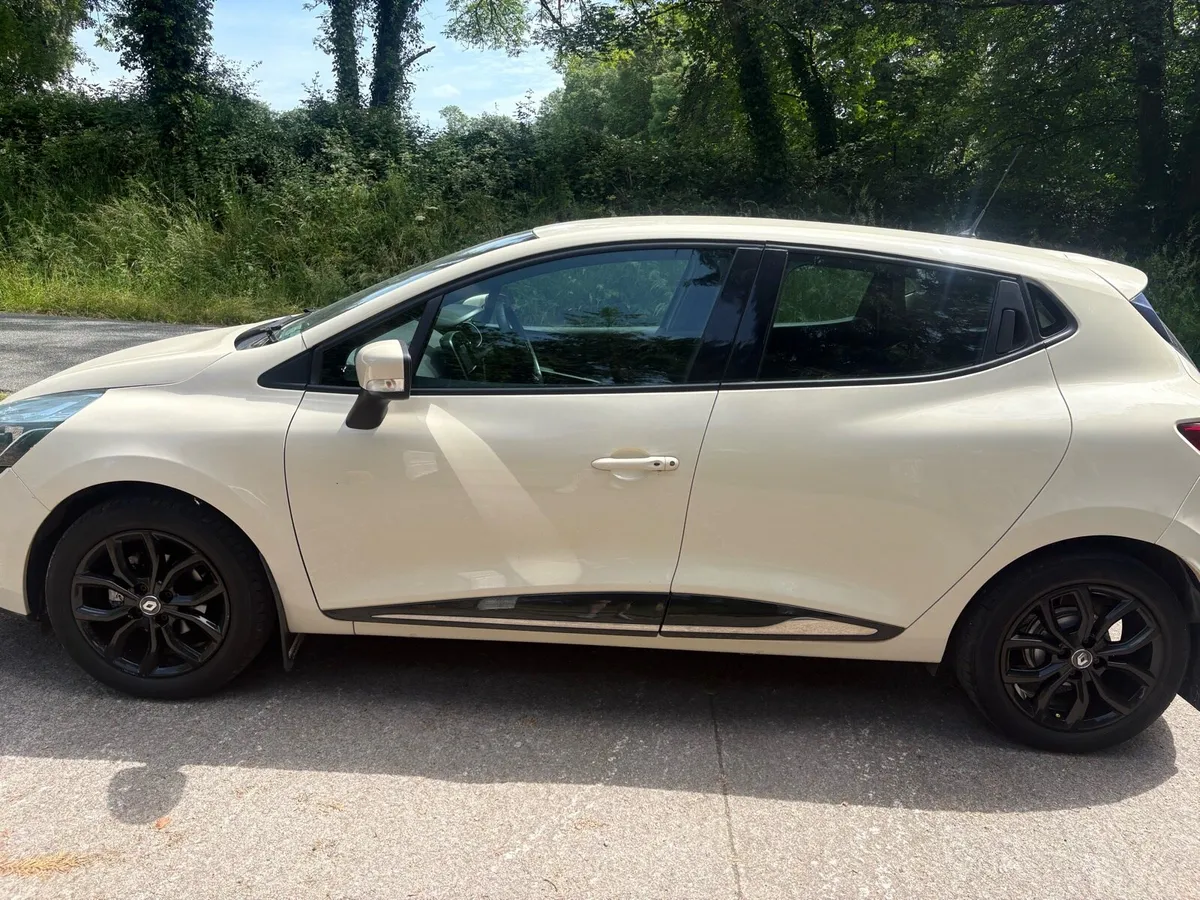 RENAULT CLIO 1.2 PETROL LOW KMS - Image 3