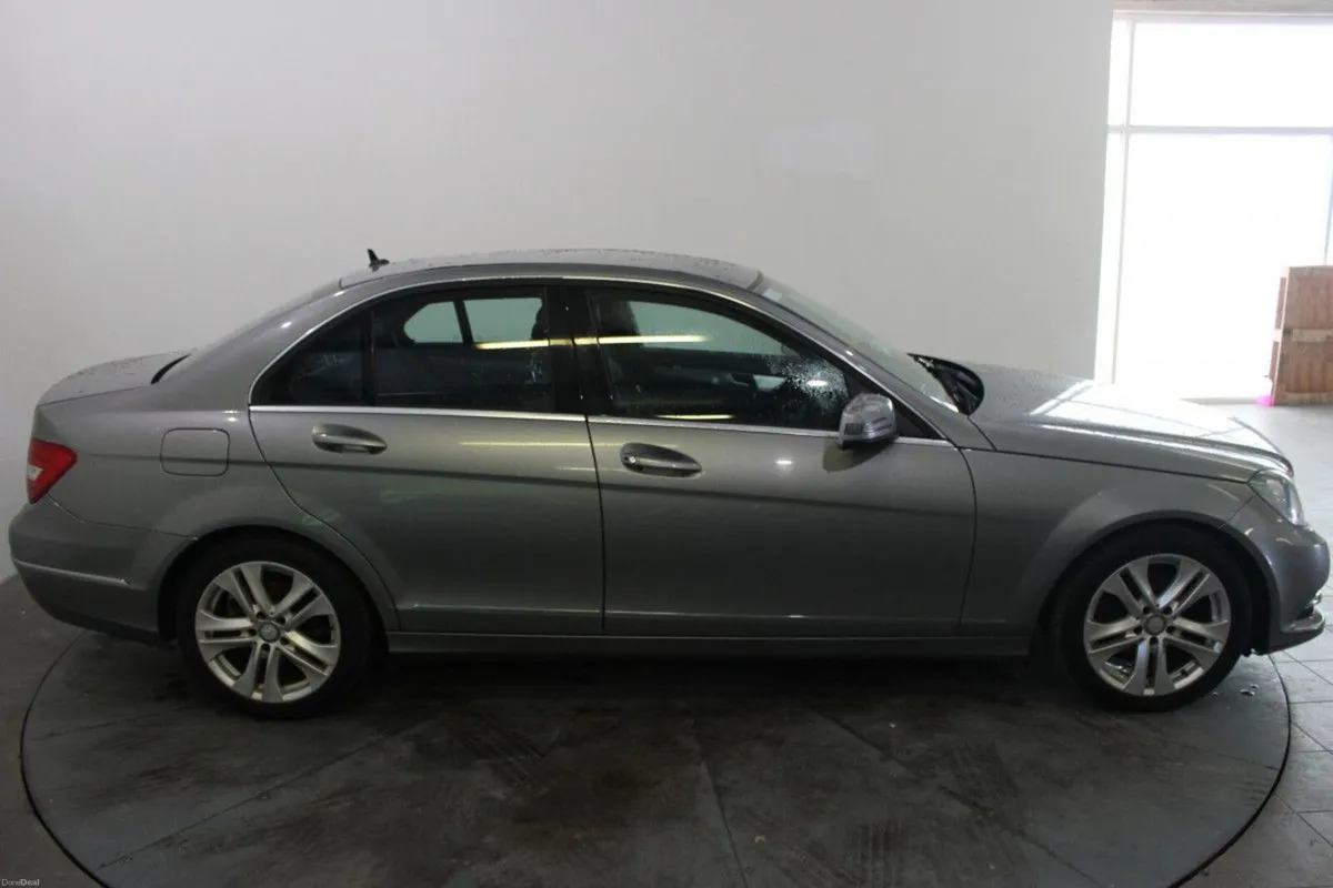 Mercedes-Benz C-Class C 200 CDI BE AVANTGARDE SPOR - Image 4
