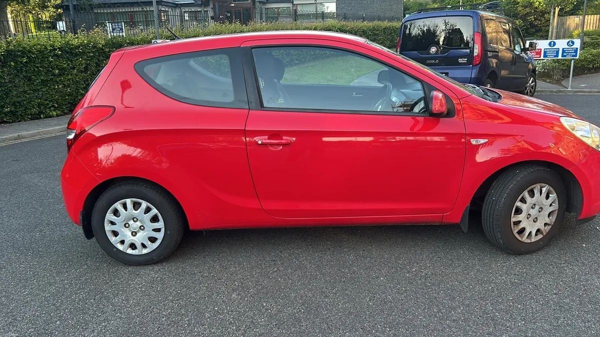 Hyundai i20 2011 - Image 1