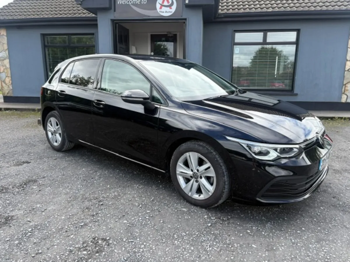 Volkswagen Golf 2023 - Image 2