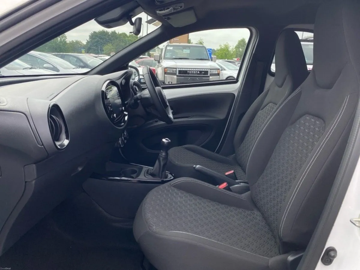Toyota Aygo X 1.0 DESIGN - Image 6