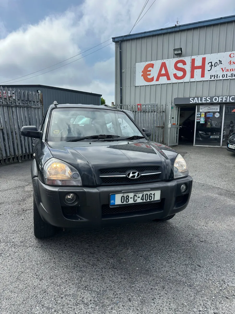 Hyundai Tucson 2.0 Diesel NCT LOW KMS - Image 2