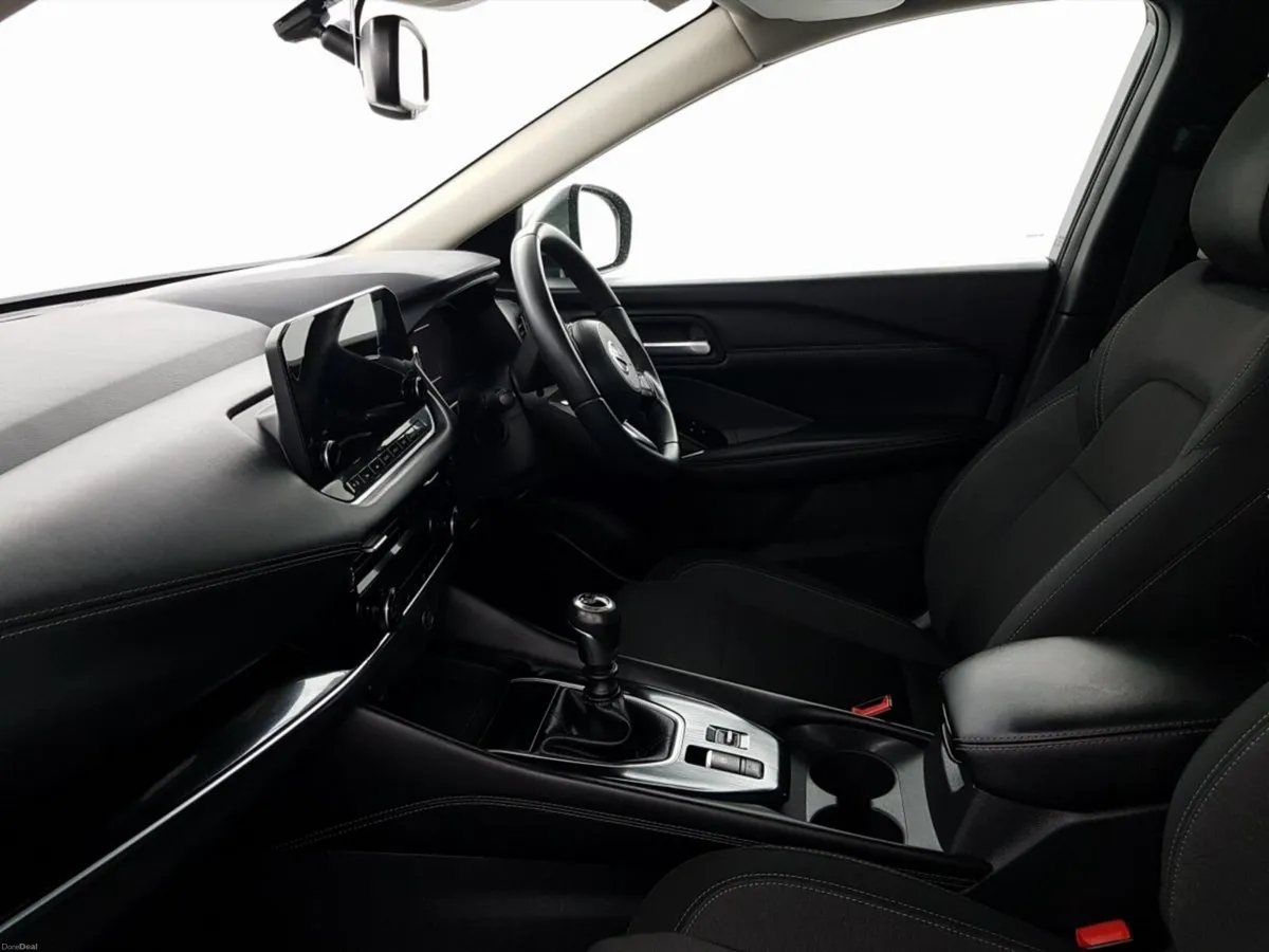 Nissan Qashqai 1.3 PET MILD HYBRID SV PREMIUM - Image 4