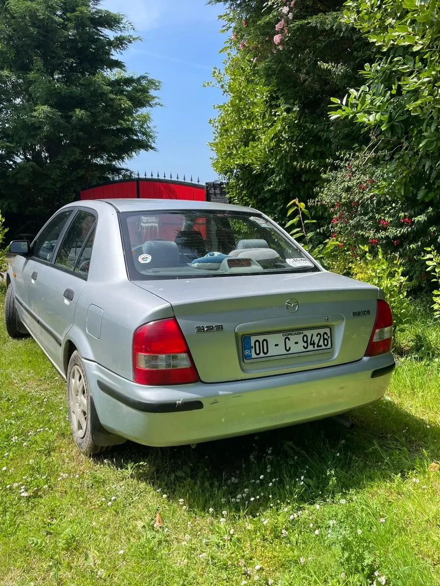 00 Mazda 323 - Image 4